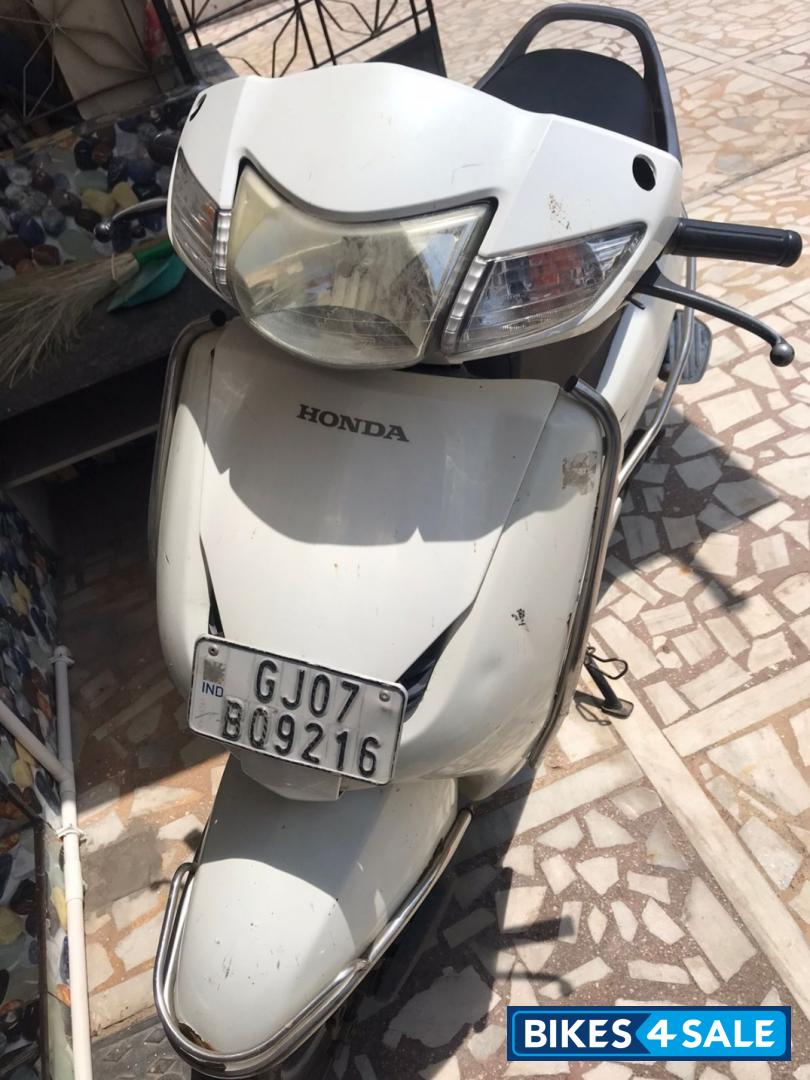 White Honda Activa