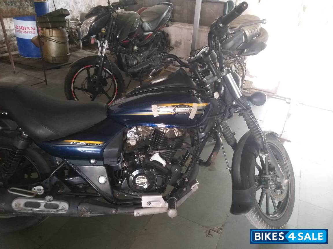 Blue Bajaj Avenger Street 150