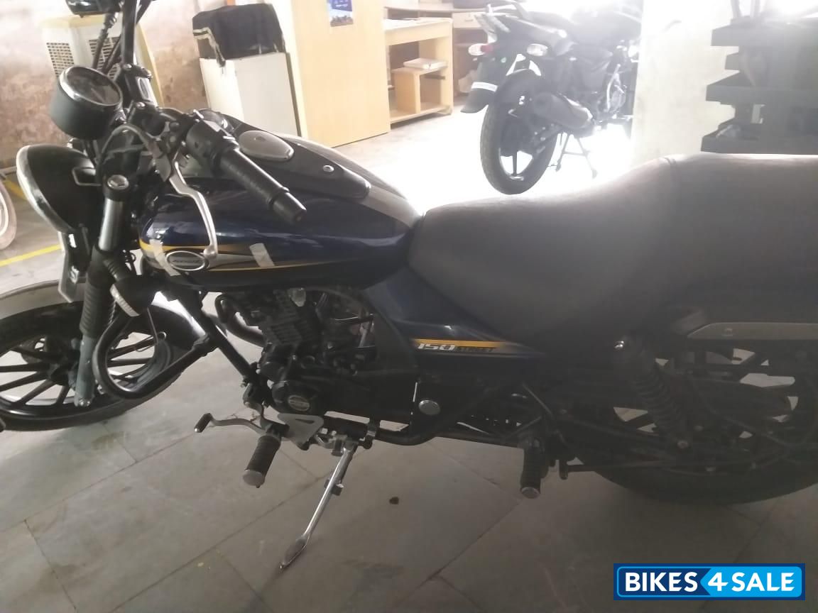 Blue Bajaj Avenger Street 150