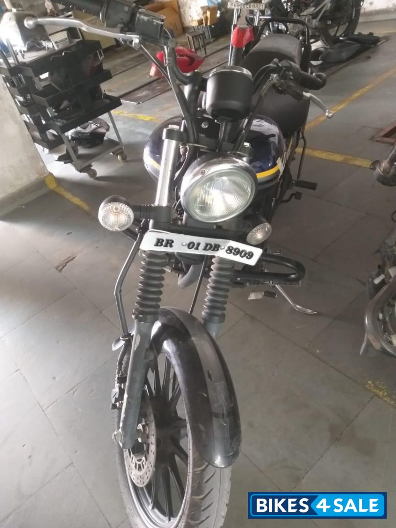 Blue Bajaj Avenger Street 150