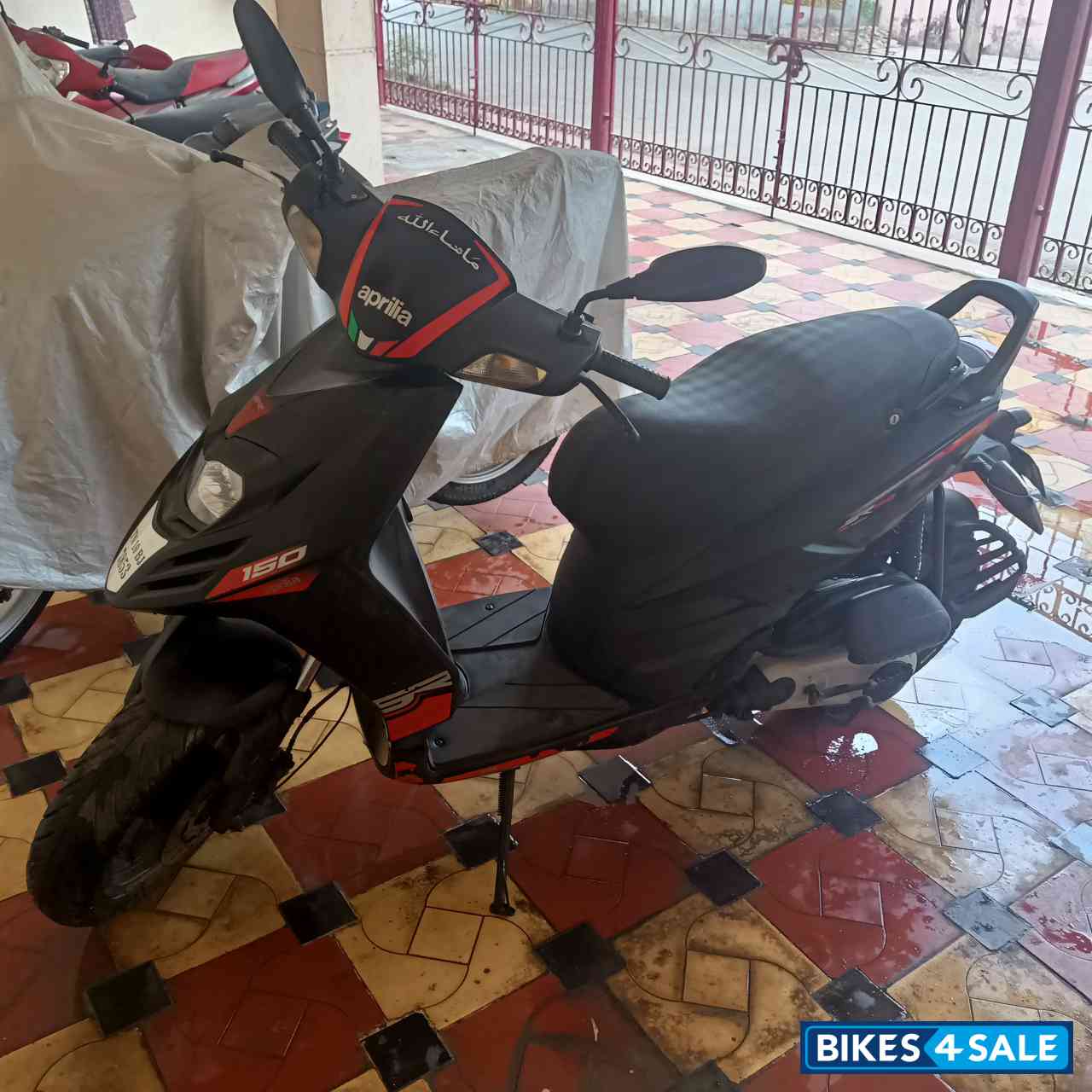 Aprilia SR 150 Carbon