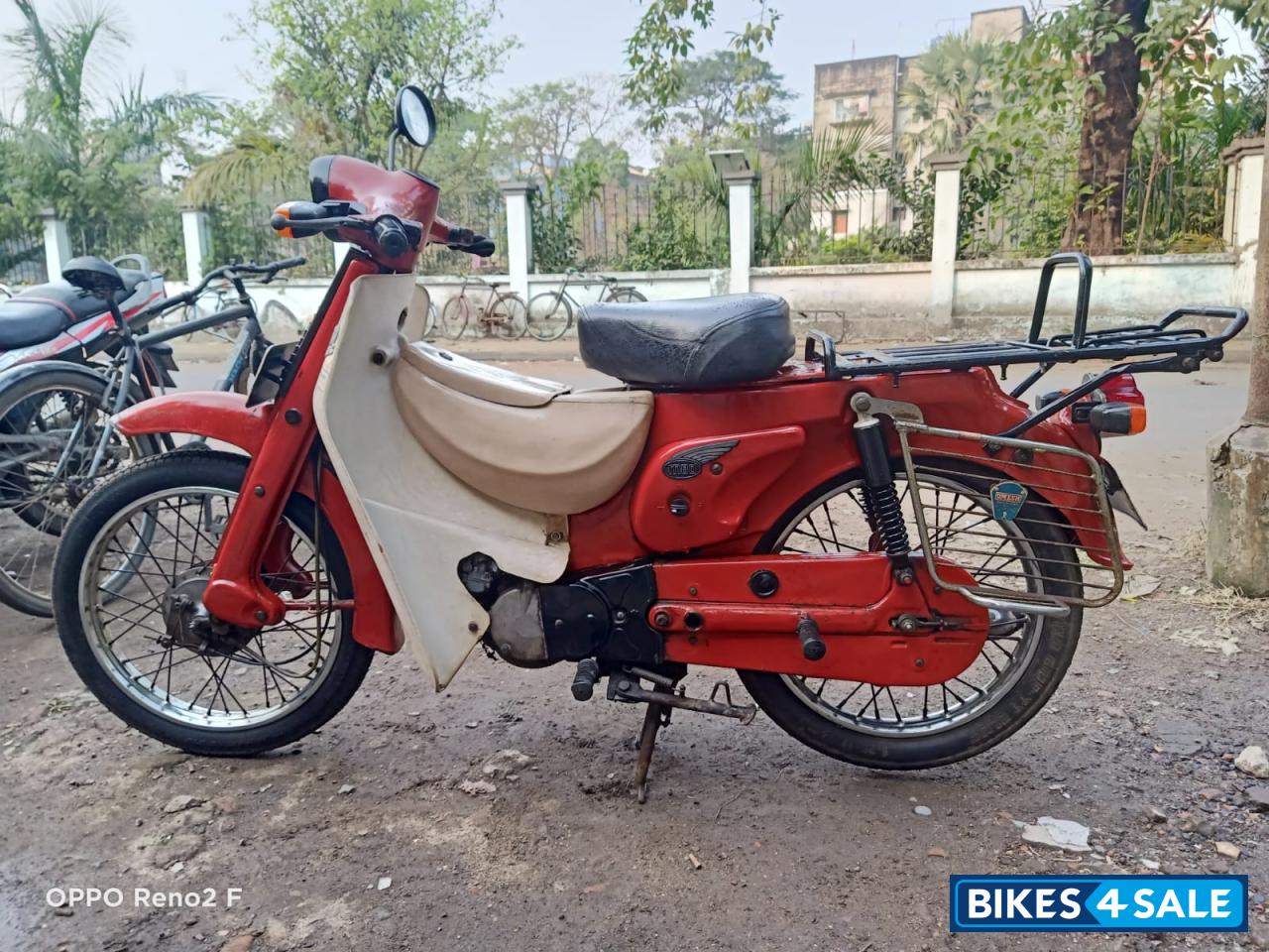 Bajaj M80