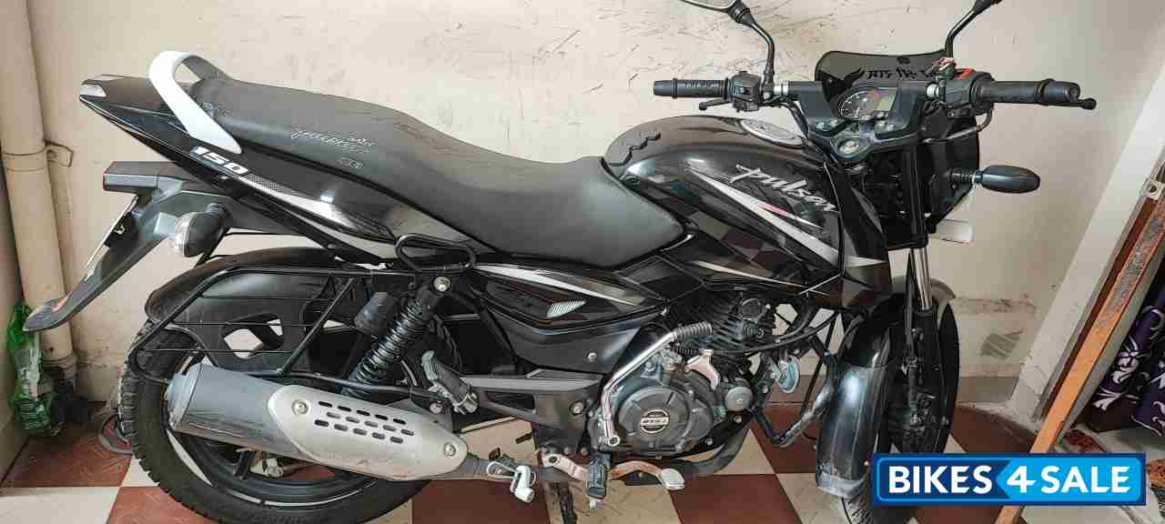 Black Bajaj Pulsar 150 DTSi
