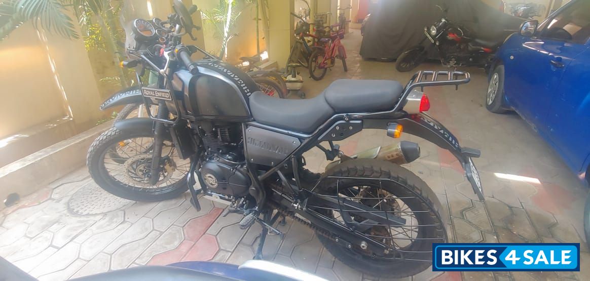 Black Royal Enfield Himalayan BS VI