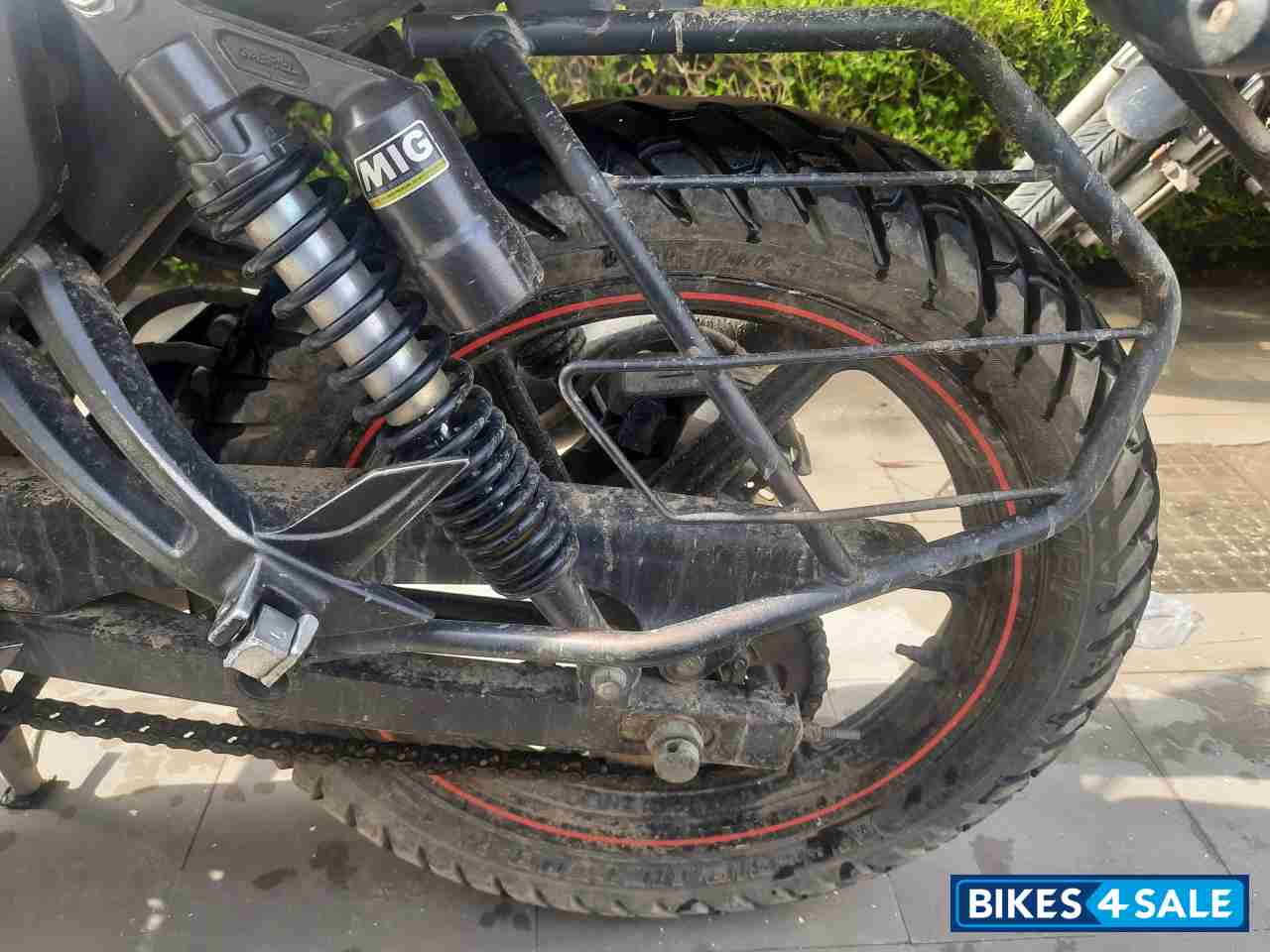 White Pearl TVS Apache RTR 160