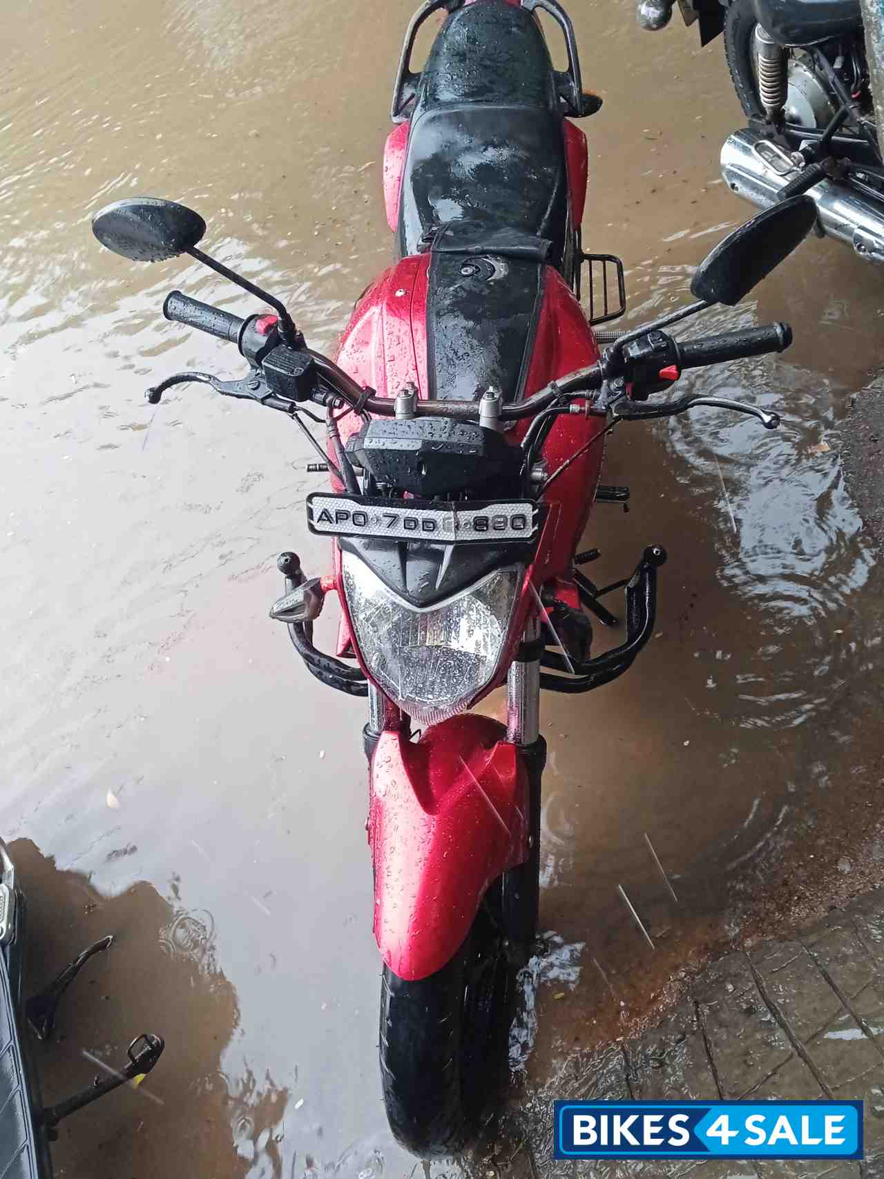 Red Yamaha FZ16