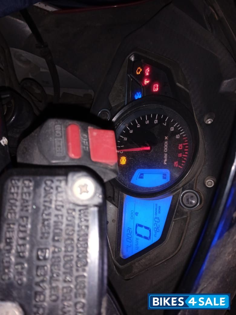 Bajaj Pulsar RS 200 ABS