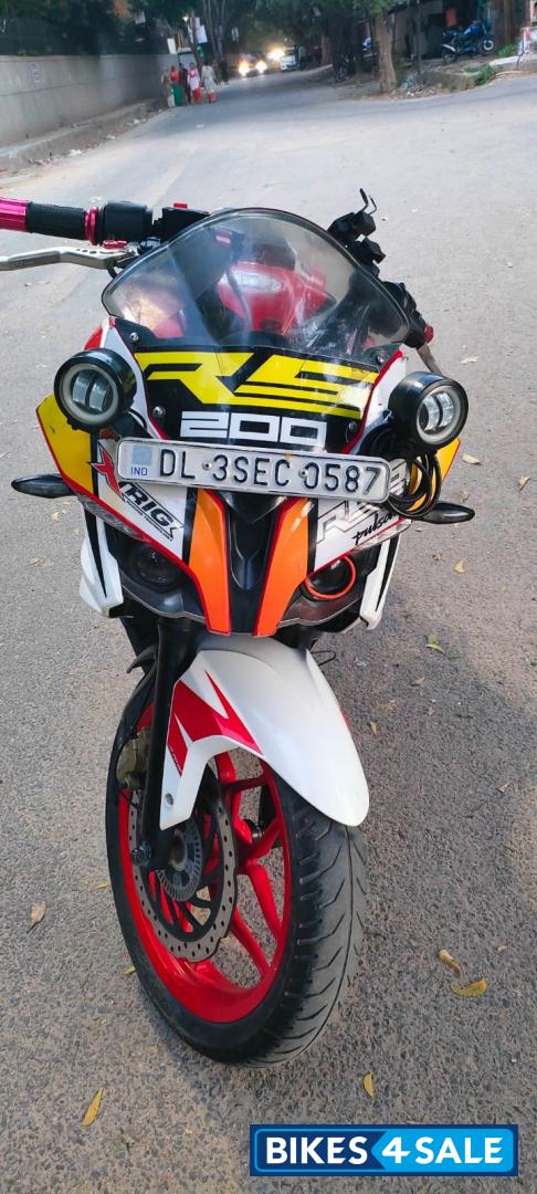 Bajaj Pulsar RS 200 ABS