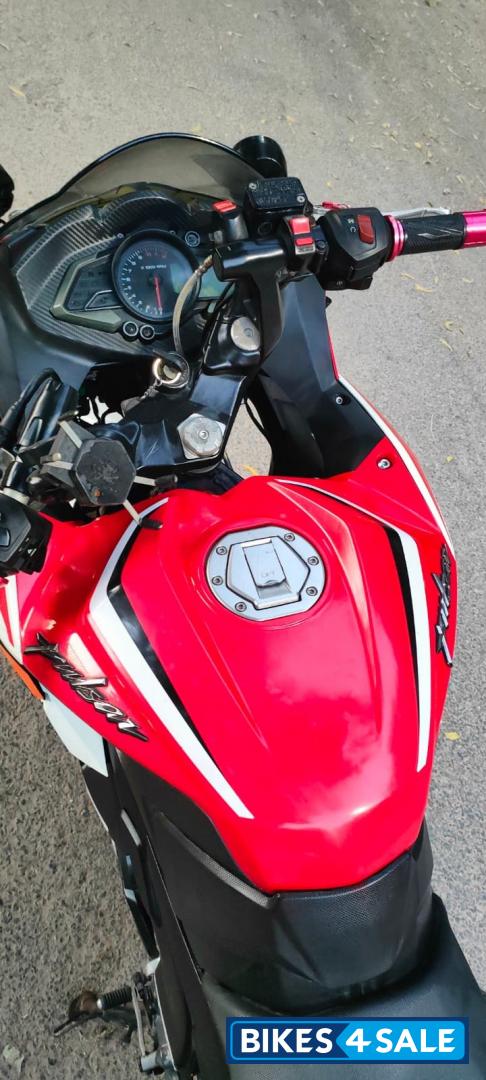 Bajaj Pulsar RS 200 ABS