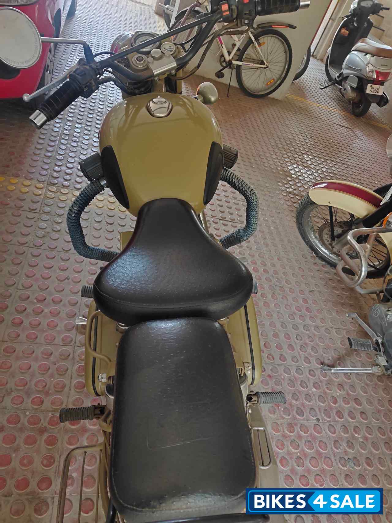 Royal Enfield Classic Desert Storm