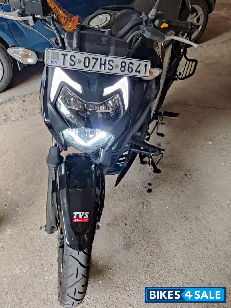 Black TVS Apache RTR 160 4V