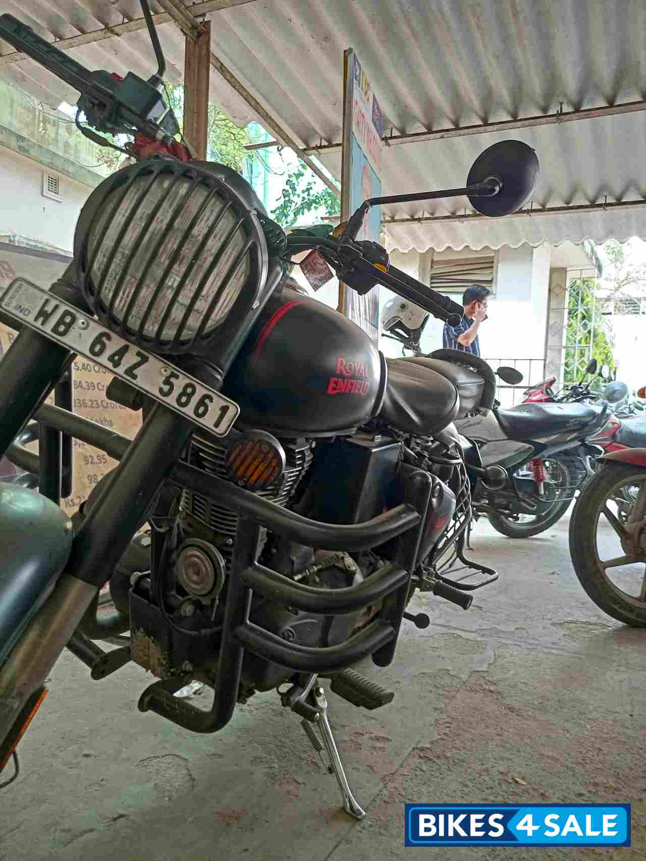 Royal Enfield Classic Stealth Black