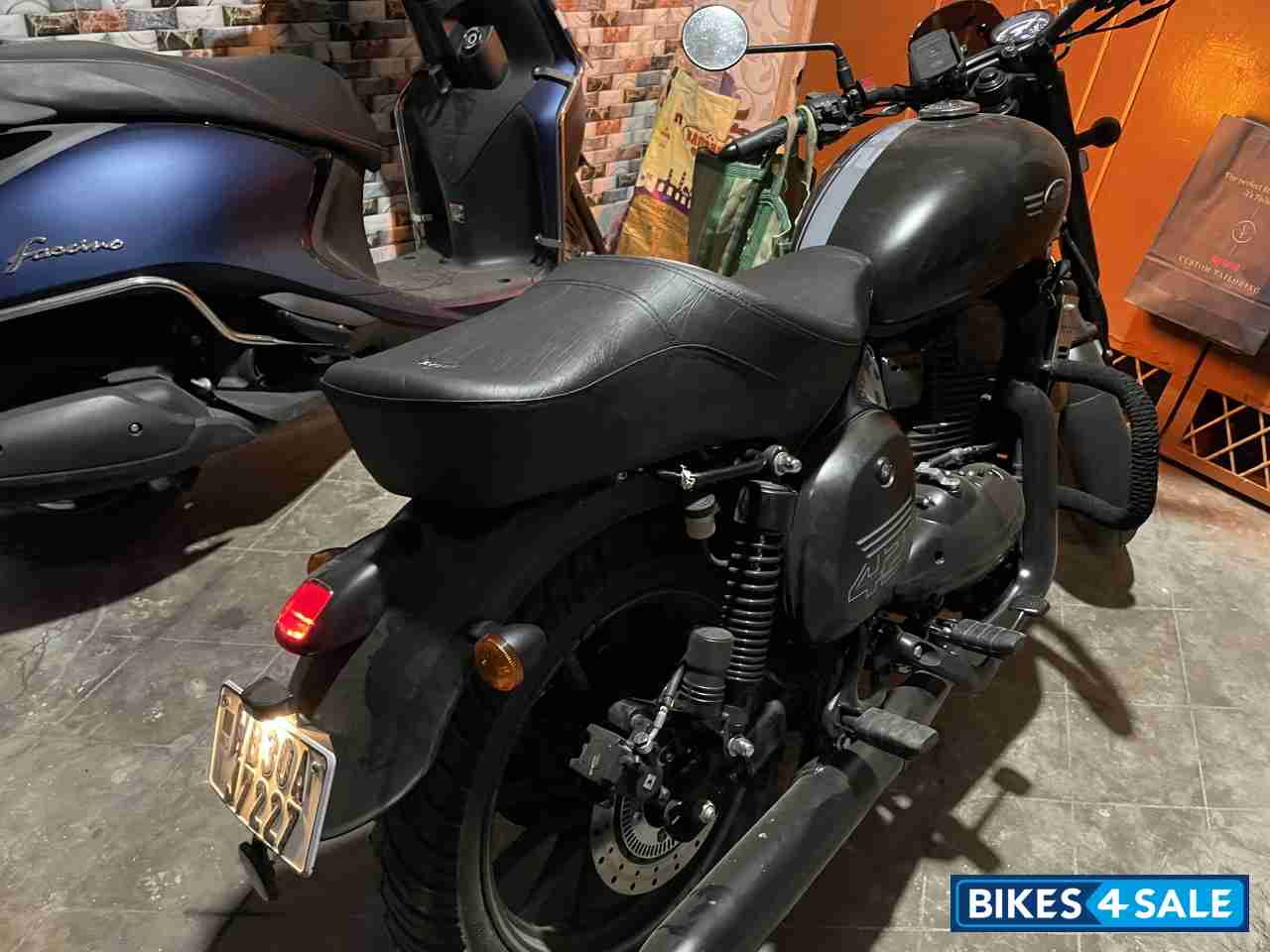 Jawa 42 Dual Channel ABS AllStar Black