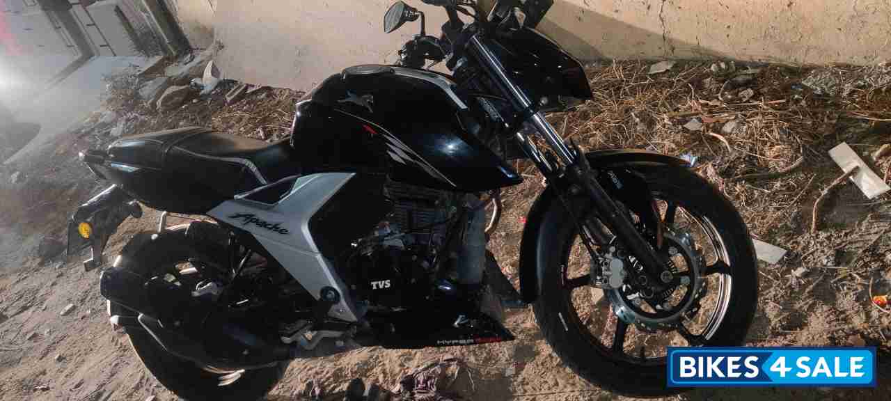 TVS Apache RTR 160 4V BS6