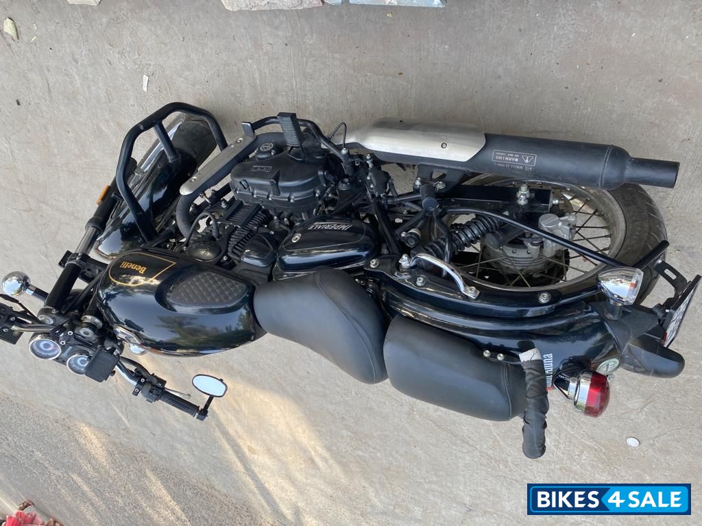 Black Benelli Imperiale 400 BS6