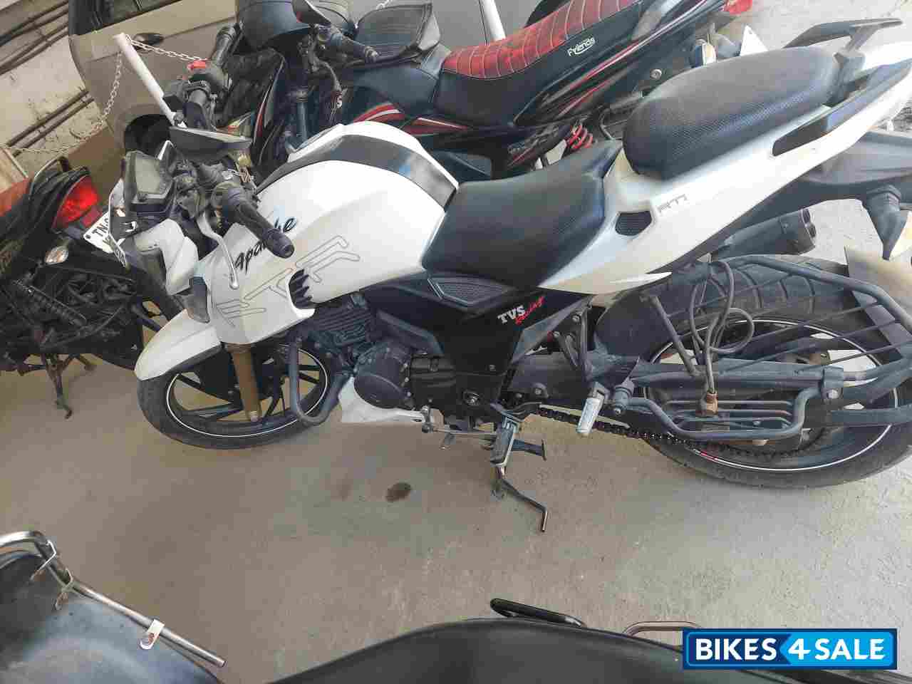 TVS Apache RTR 200 4V