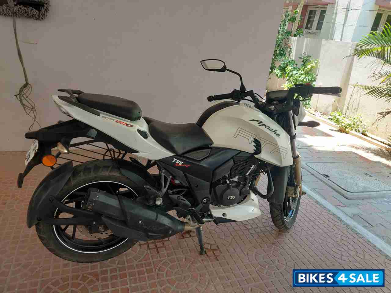 TVS Apache RTR 200 4V