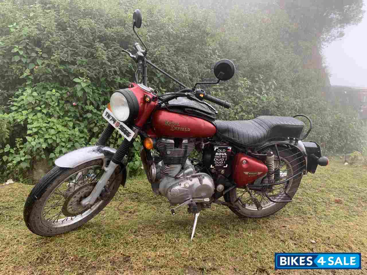 Red Royal Enfield Bullet Electra Twinspark