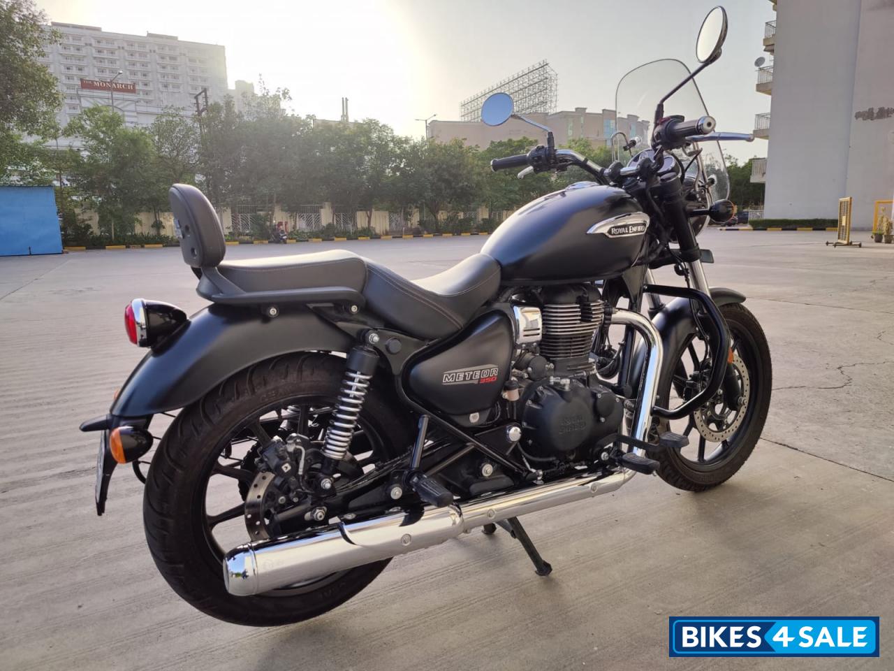 Matt Black Royal Enfield Meteor 350 Stellar