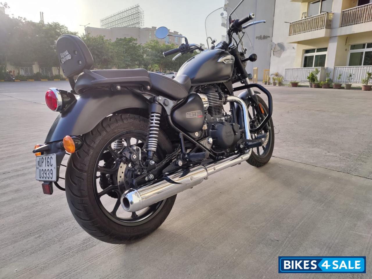 Matt Black Royal Enfield Meteor 350 Stellar