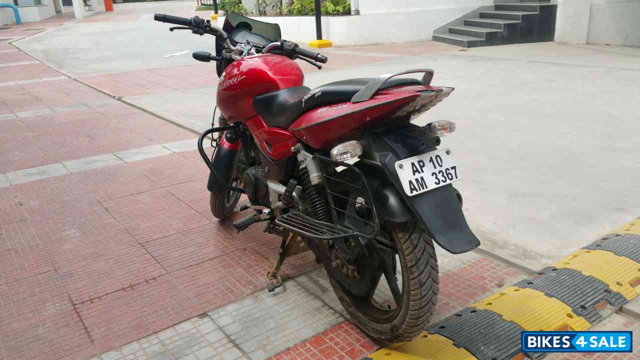 Red Bajaj Pulsar 180 DTSi