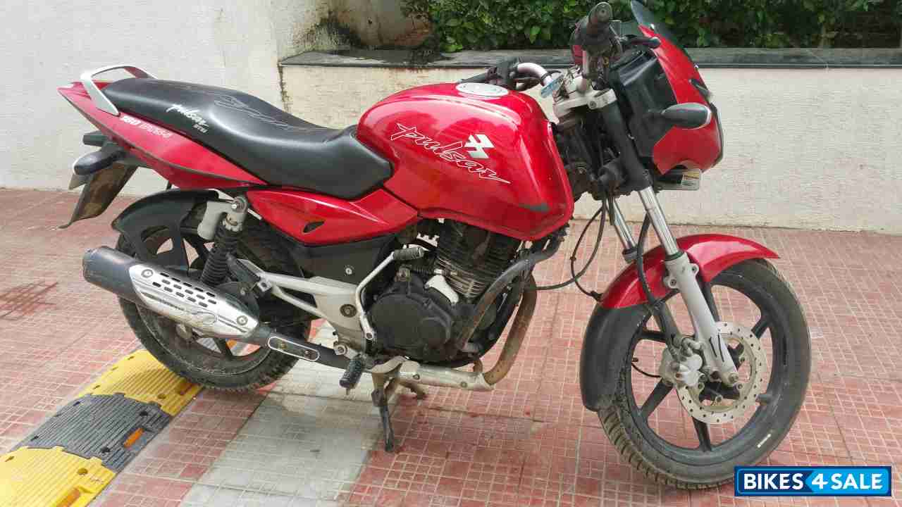 Red Bajaj Pulsar 180 DTSi