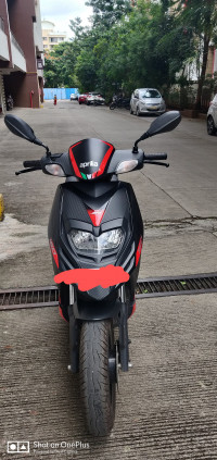Aprilia SR 160 Carbon ABS