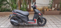 Aprilia SR 160 Carbon ABS