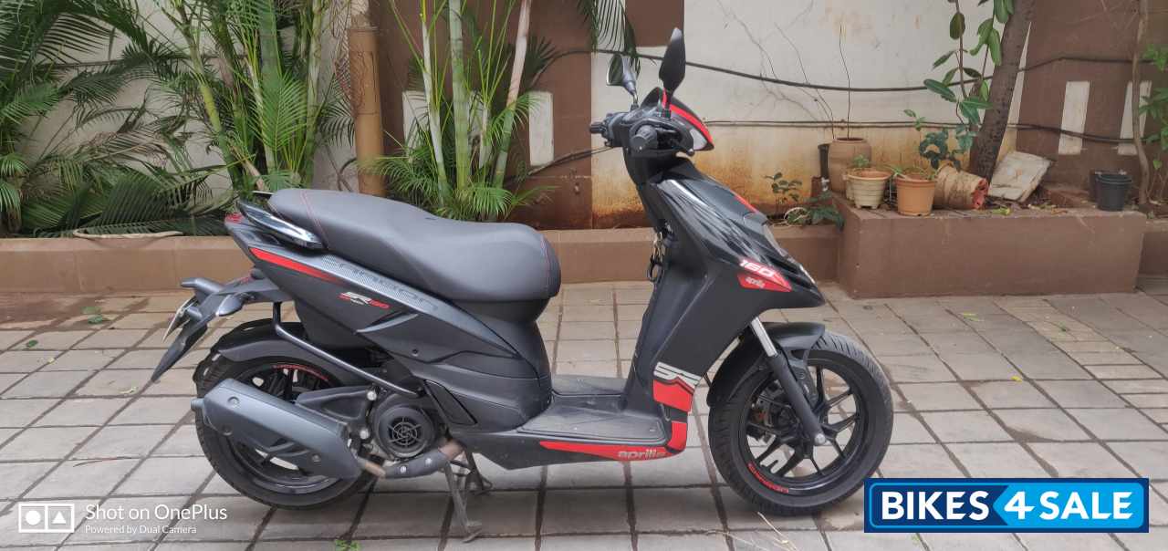 Aprilia SR 160 Carbon ABS