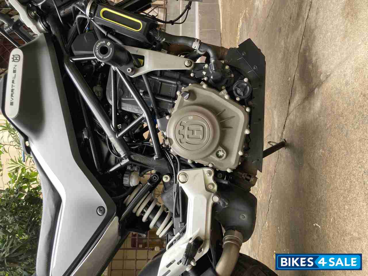 Grey Husqvarna Svartpilen Svartpilen 2021