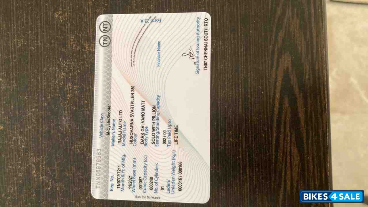 Grey Husqvarna Svartpilen Svartpilen 2021