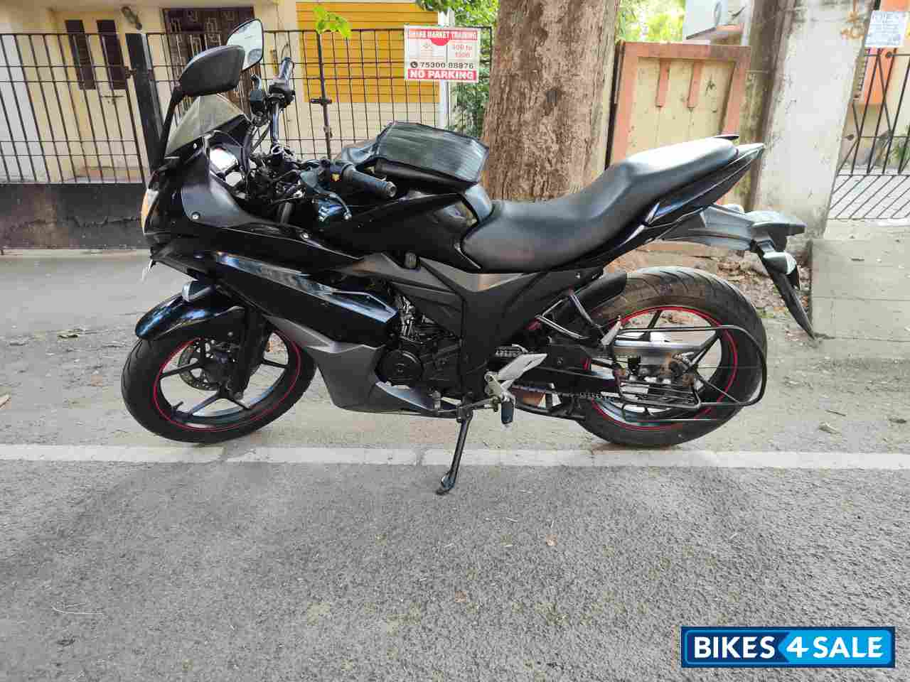 Suzuki Gixxer SF Suzuki Gixxer SF