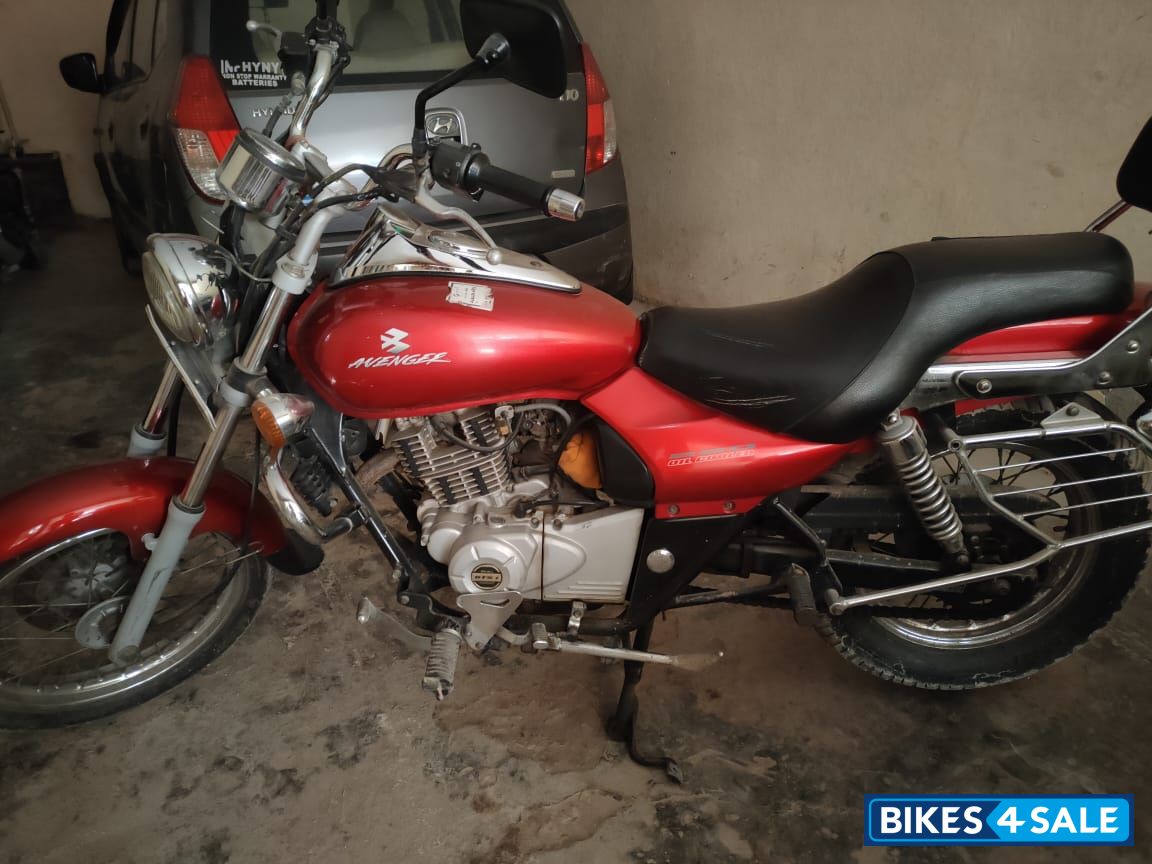 Bajaj Avenger 220 DTS-i