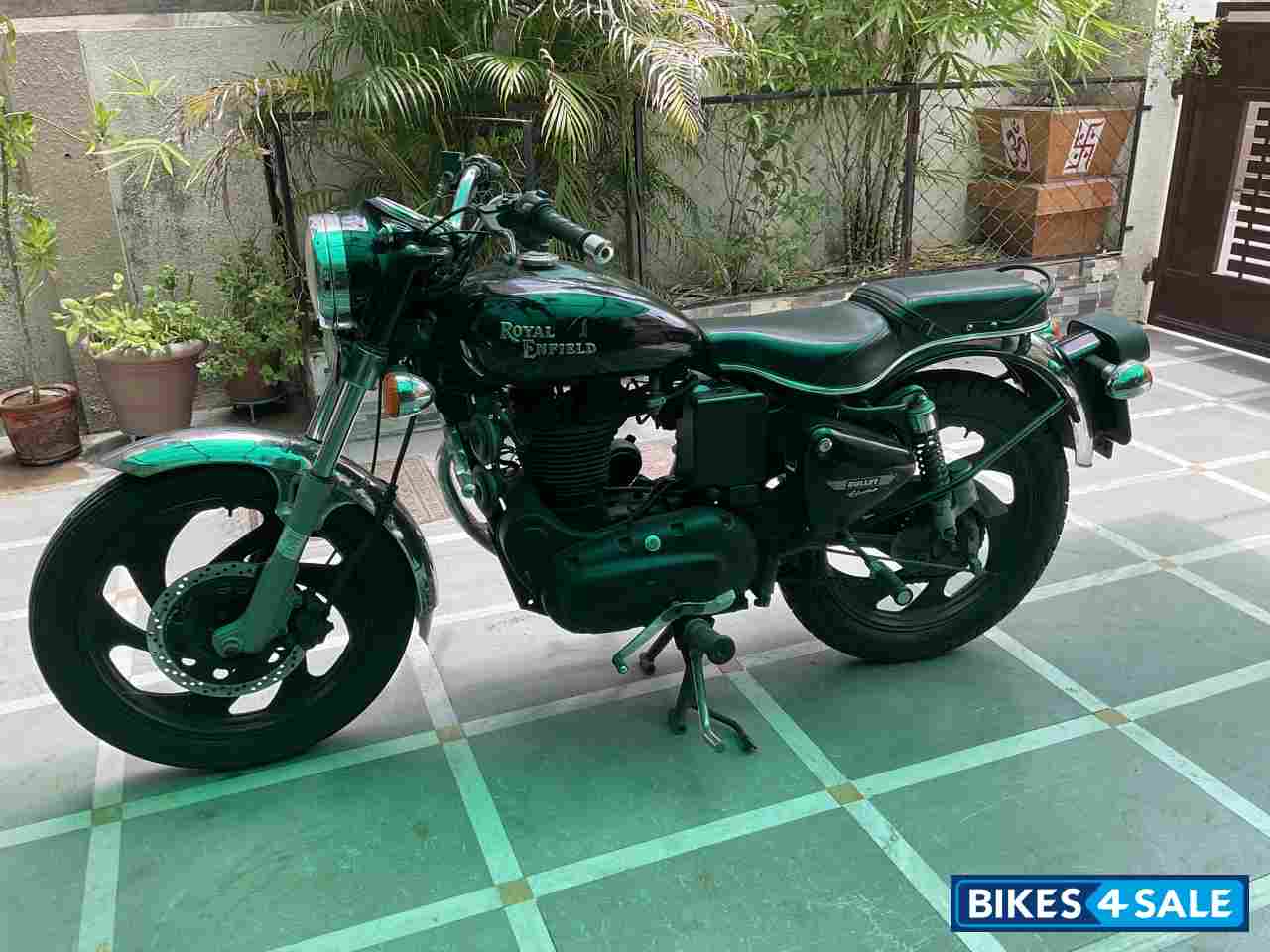 Black Royal Enfield Bullet Electra