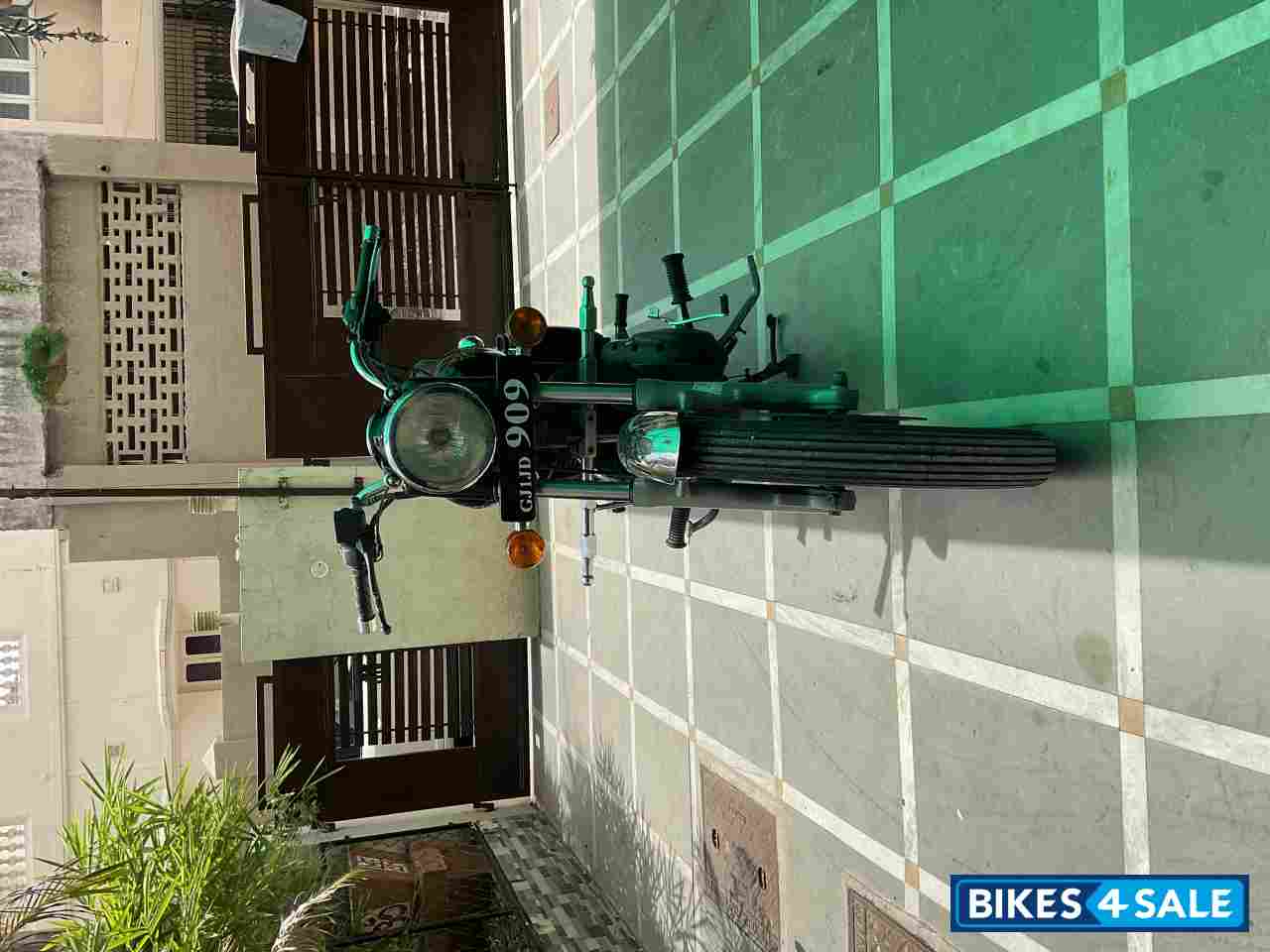 Black Royal Enfield Bullet Electra