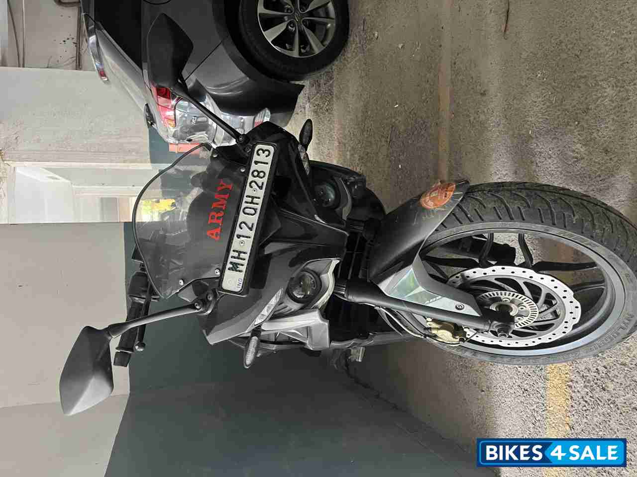 Bajaj Pulsar RS 200 ABS