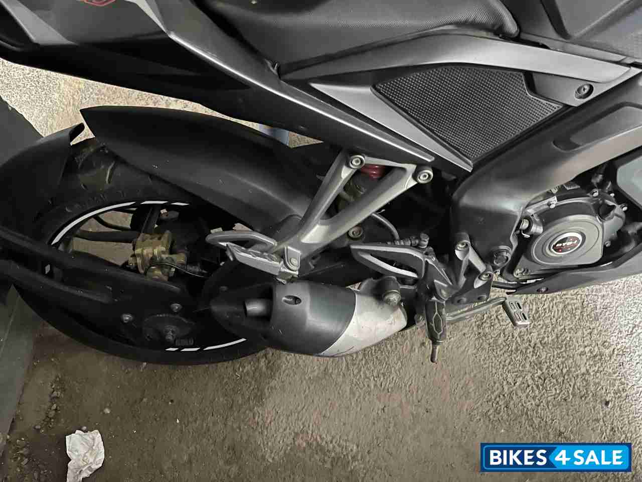 Bajaj Pulsar RS 200 ABS