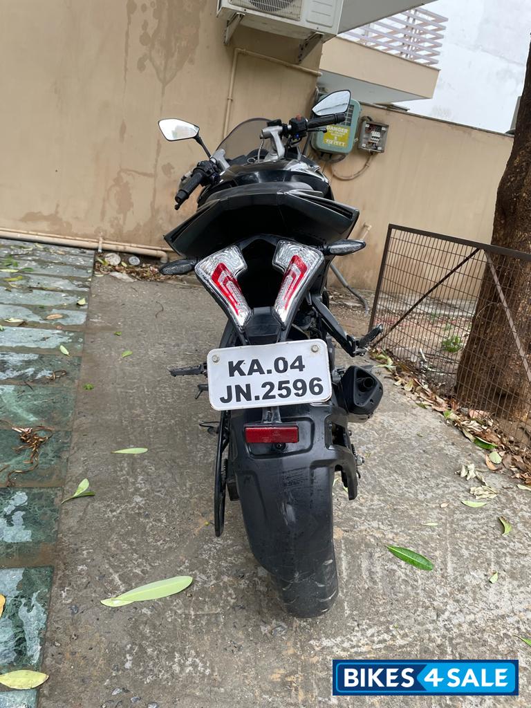 Black Bajaj Pulsar RS 200 ABS Black Bajaj Pulsar RS 200 ABS