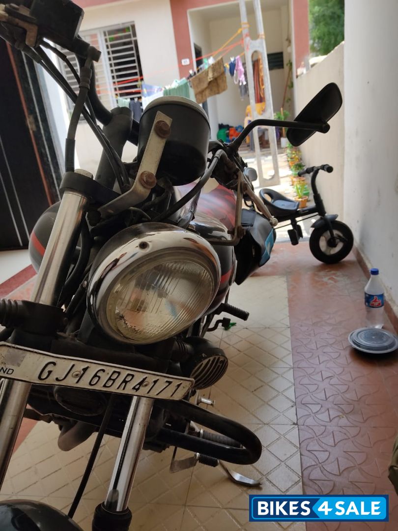 Red And Black Bajaj Avenger Street 220