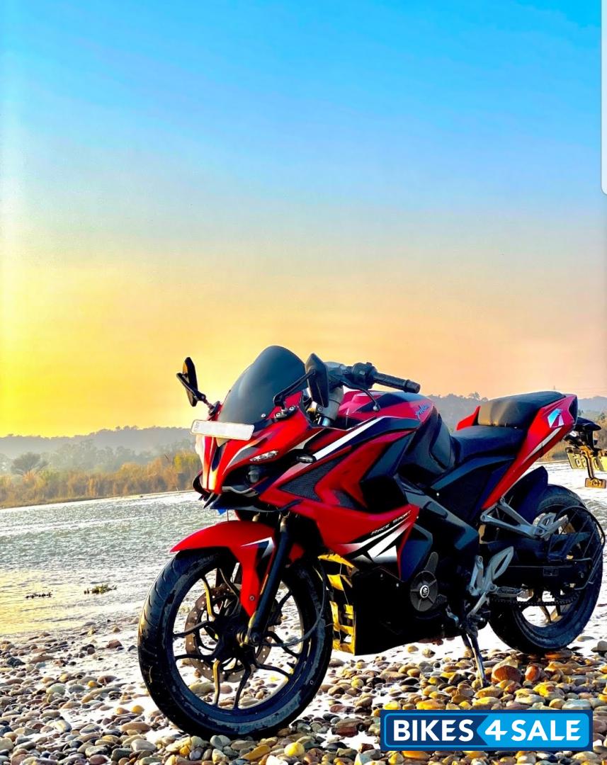 Bajaj Pulsar RS 200