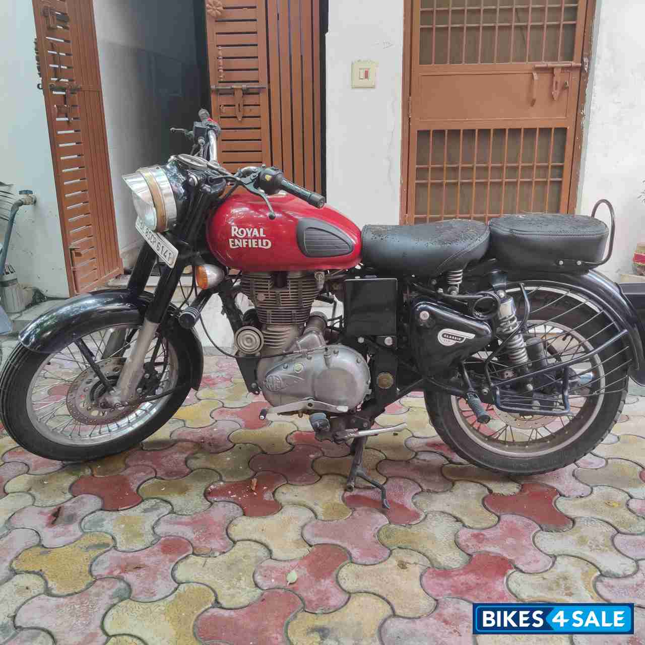 Royal Enfield Classic 350 Redditch Red