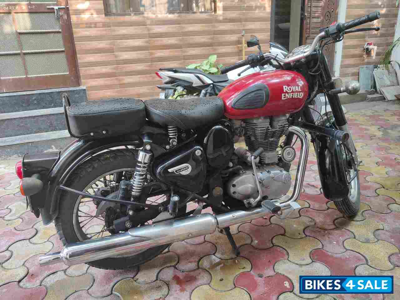 Royal Enfield Classic 350 Redditch Red