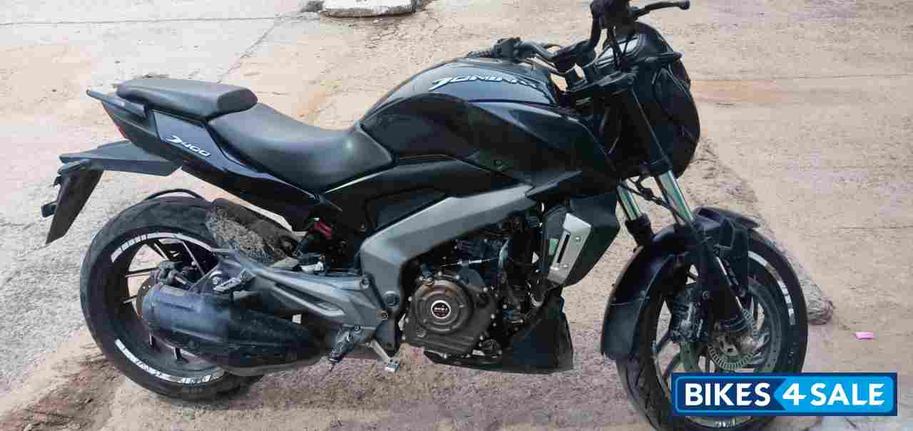 Black Bajaj Dominar 400 Disc