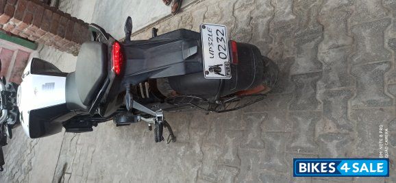 White+orange KTM Duke 125