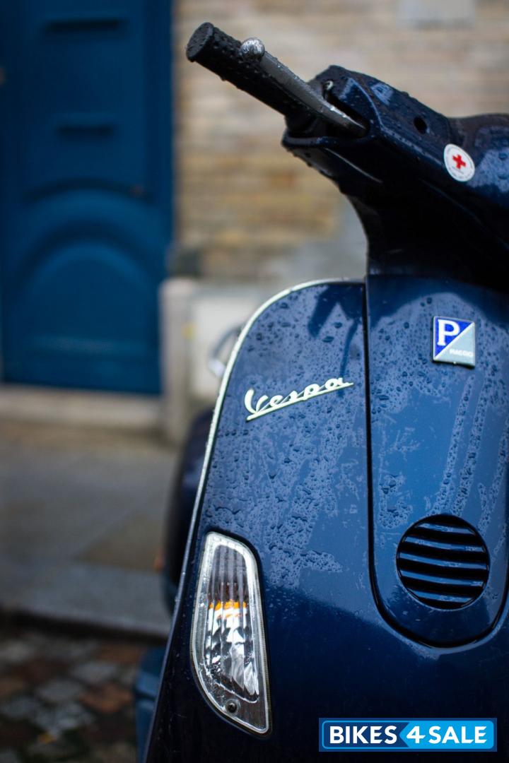 Blue Vespa LX 125