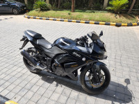 Black Kawasaki Ninja 250R