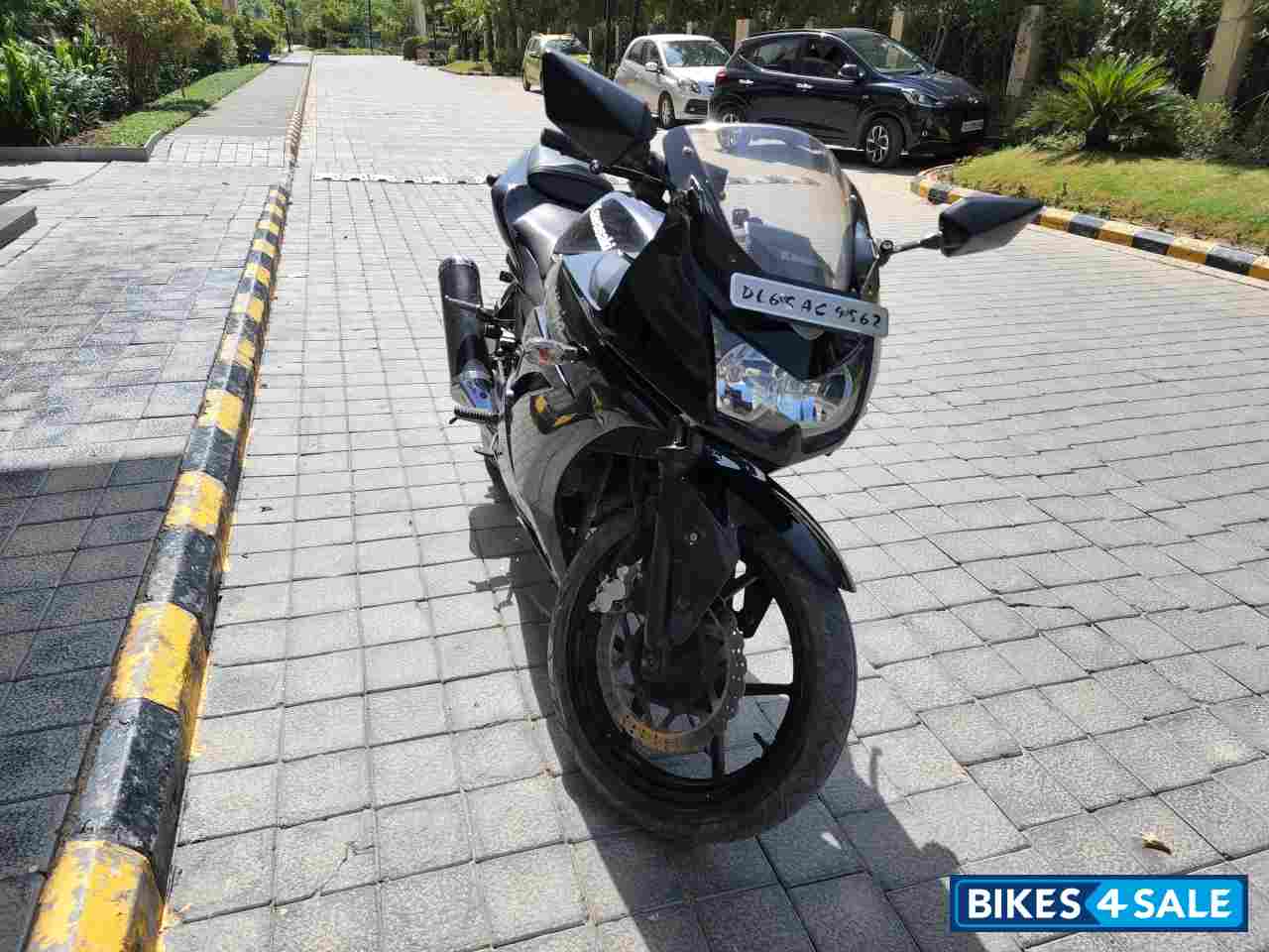 Black Kawasaki Ninja 250R