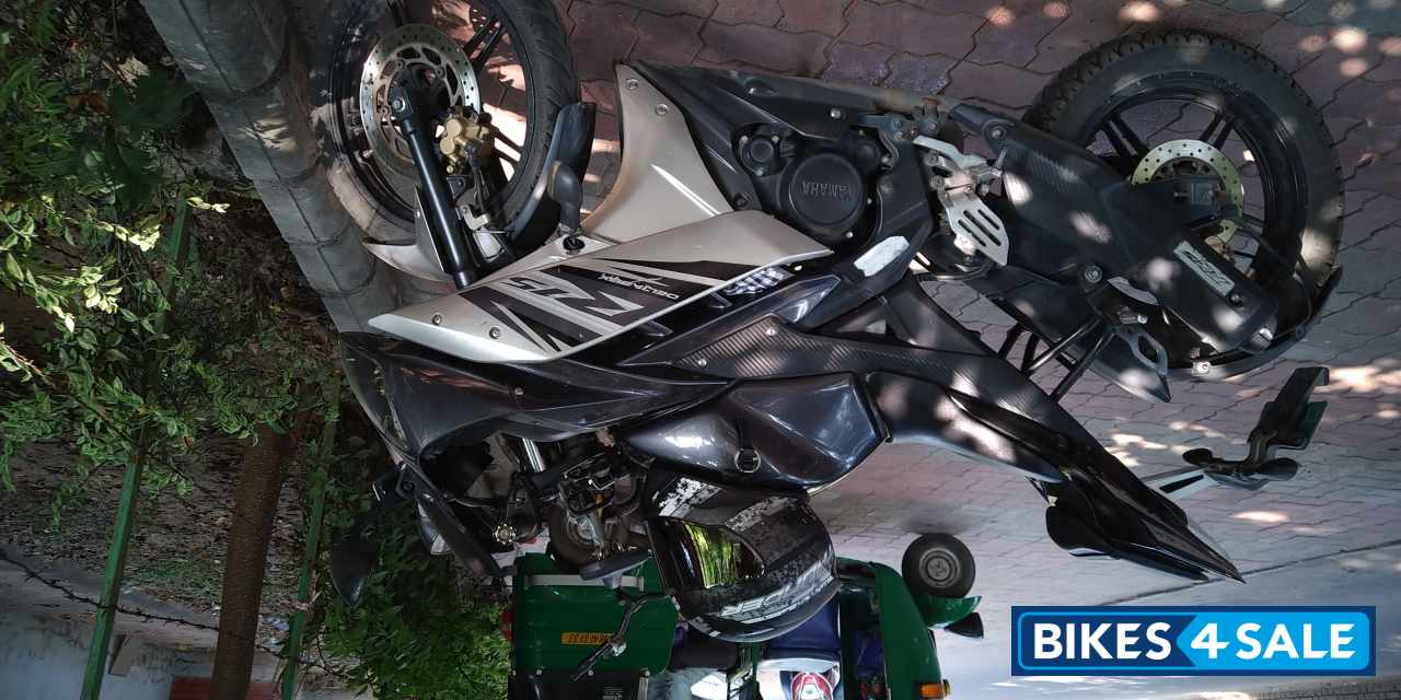 Gray Yamaha YZF R15 V2