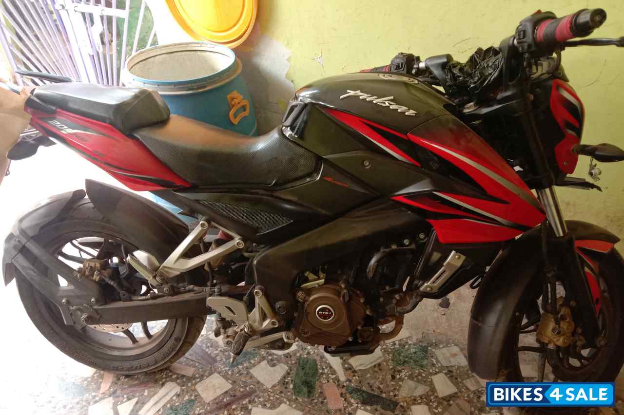 Bajaj Pulsar 200 NS
