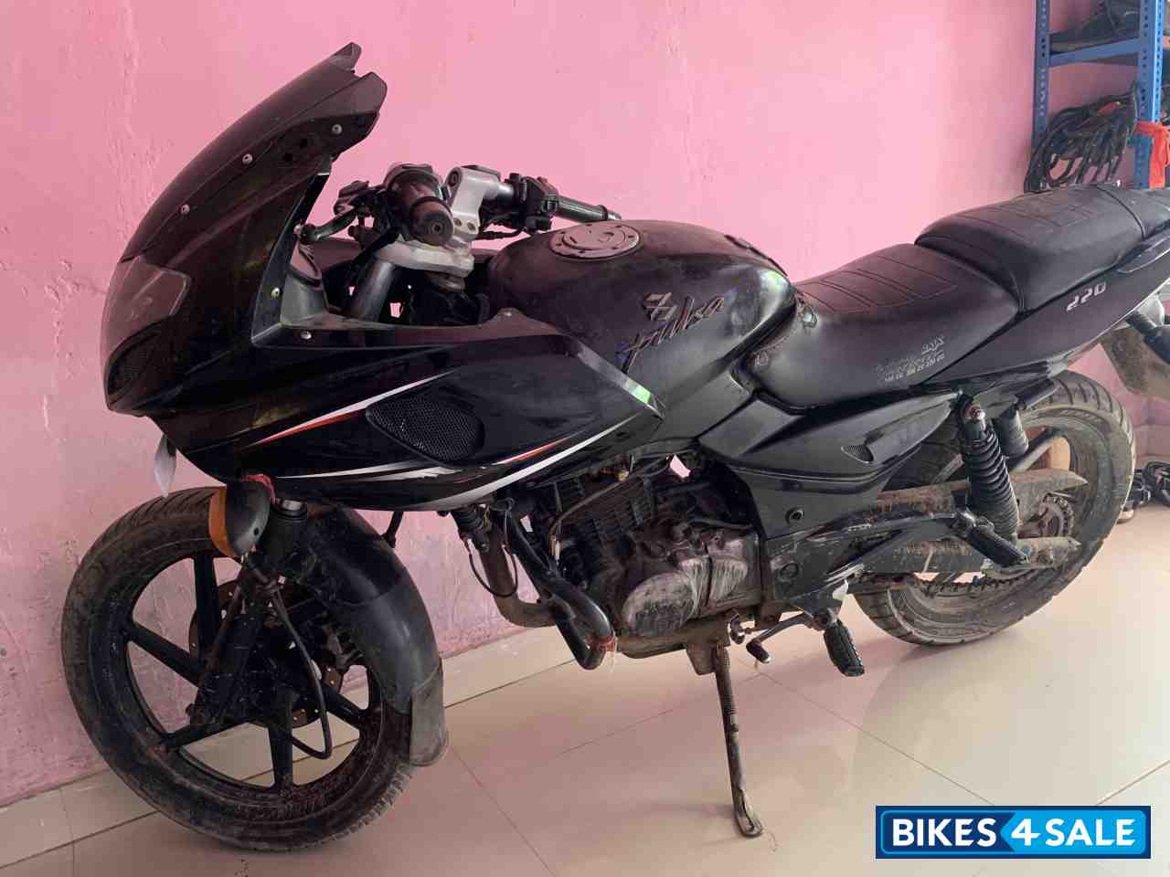 Bajaj Pulsar 220F